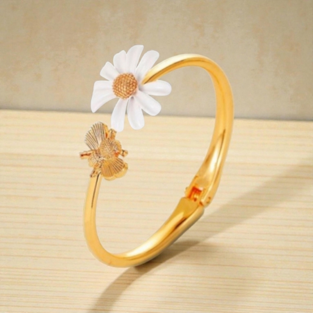 Daisy and Bee Bracelet